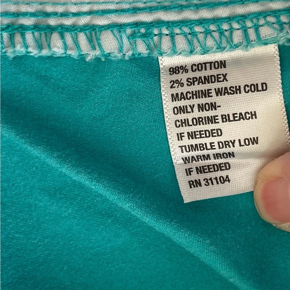 Crown and Ivy Women’s Plus Size 22 W Capri pants in aqua color signs of wear - Picture 4 of 10